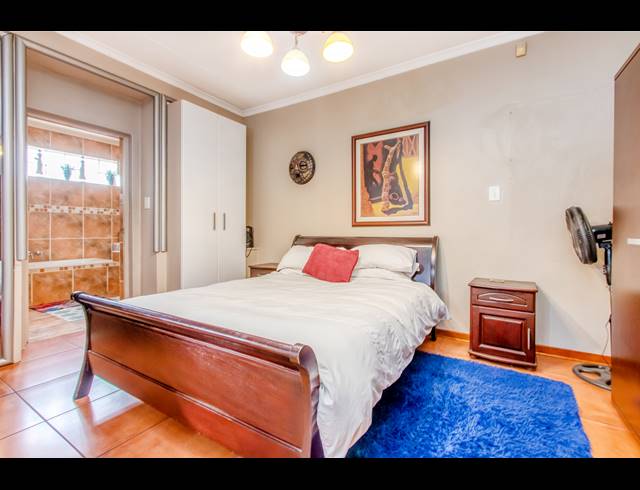 1 BEDROOM APARTMENT TO LET IN WOODMEAD